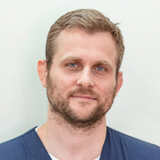 Сенин Кирилл Алексеевич, стоматолог-хирург