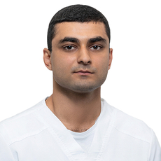 Мирзоян Роман Владимирович, стоматолог-хирург