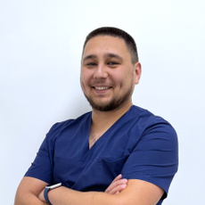 Акмалов Ленар Фанзилович, стоматолог-хирург