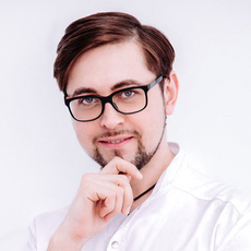 Адамян Генерик Грачикович, стоматолог-терапевт