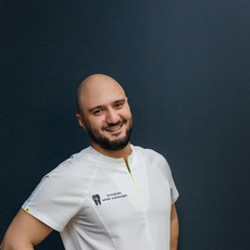 Оганесян Арам Каренович, стоматолог-терапевт