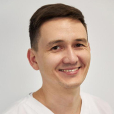 Кашапов Ирек Ульфатович, стоматолог-хирург