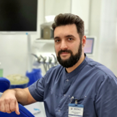 Саркисян Давид Артурович, стоматолог-терапевт