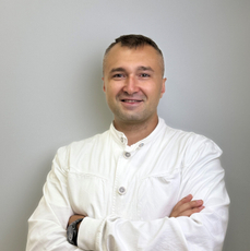 Петров Артем Сергеевич, стоматолог-ортопед