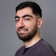 Бутунц Альберт Олегович, стоматолог-терапевт