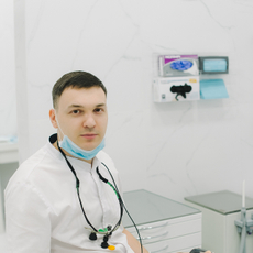 Ярошенко Михаил Андреевич, стоматолог-терапевт