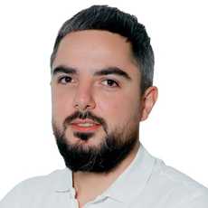 Бежанян Карен Михайлович, стоматолог-терапевт