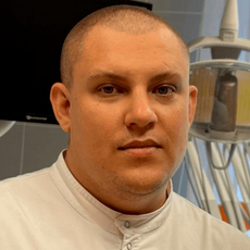 Свеженцев Данил Валерьевич, стоматолог-хирург