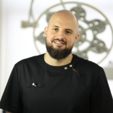 Мелёшкин Владимир Борисович, стоматолог-хирург