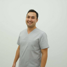 Кулуев Адилет Абдыманапович, стоматолог-ортопед