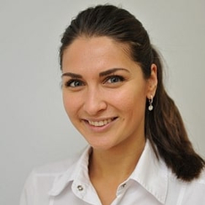 Константинова Екатерина Евгеньевна, стоматолог-терапевт