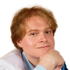 Коршунов Василий Вадимович, стоматолог-хирург