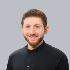 Батаев Олег Сайд-Эминович, стоматолог-хирург