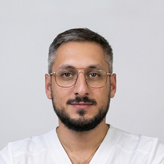 Араби Сари, стоматолог-хирург