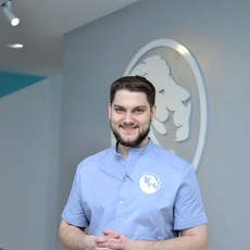 Тарасюк Александр Владимирович, стоматолог-хирург