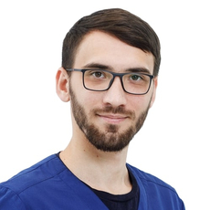 Петренко Максим Константинович, стоматолог-хирург