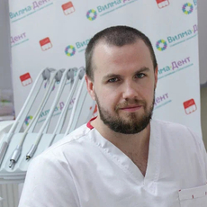 Андриянов Алексей Борисович, стоматолог-терапевт