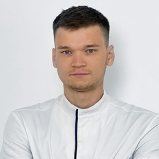Ястребов Даниил Александрович, стоматолог-хирург