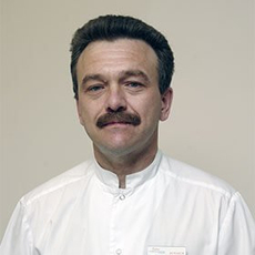 Монаков Вячеслав Александрович, стоматолог-хирург