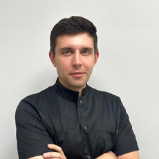 Ярунин Антон Сергеевич, стоматолог-терапевт