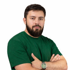 Уджуху Эльдар Вячеславович, стоматолог-хирург