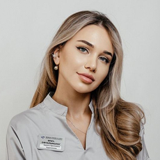 Курачинова Зарина Арсеновна, офтальмолог