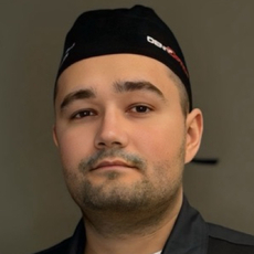 Старшов Владислав Сергеевич, стоматолог-терапевт