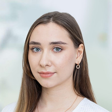 Перевалова Анна Сергеевна, стоматолог-терапевт