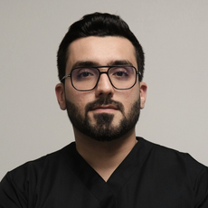 Вахшури Сейедсад, стоматолог-терапевт