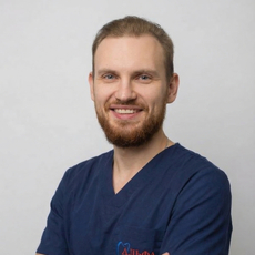 Пыстогов Виктор Владимирович, стоматолог-хирург