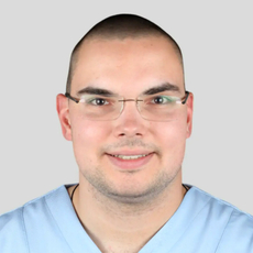 Таекин Леонид Андреевич, стоматолог-хирург