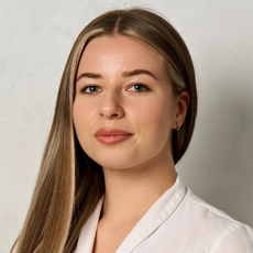 Толстых Юлия Андреевна, стоматолог-терапевт