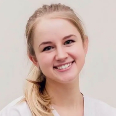 Уваева Анна Владимировна, стоматолог-терапевт