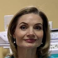 Михайлова Елена Витальевна, стоматолог-терапевт