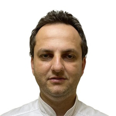 Махмуд Мадар -, офтальмолог