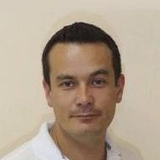 Хататов Артём Евгеньевич, стоматолог-терапевт