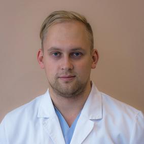 Бызов Кирилл Александрович, стоматолог-терапевт