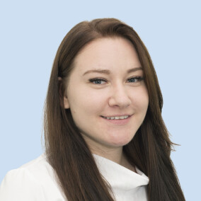 Кум (Звягинцева) Анастасия Вячеславовна, стоматолог-терапевт