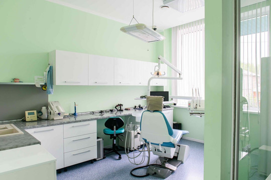 Стоматология Крыхтиных Зубдаю в пер Гвардейский, фото №1