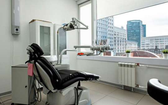 Зубной стандарт на Коммуны, фото №1