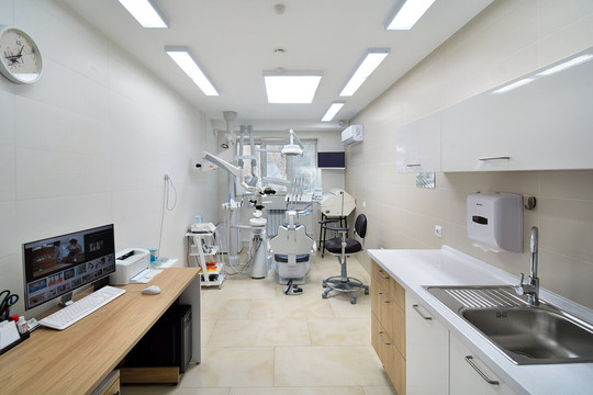 Стоматология доктора Лютикова на 5 Армии, фото №1