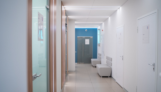 Центр семейной медицины на Коммуны, фото №1