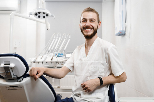 Стоматология Комфорта на Авиаконструкторов, фото №1