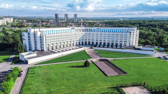 Онкологический диспансер на Ветеранов, фото №1