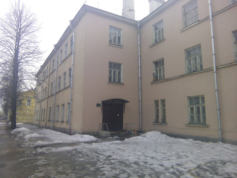 Городская поликлиника № 64 в Стрельне, фото №1