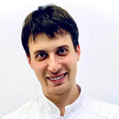 Никифоров Алексей Геннадиевич, стоматолог-терапевт
