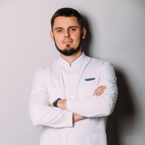 Карелин Андрей Сергеевич, стоматолог-терапевт