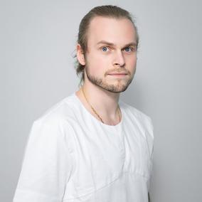 Хрыкин Владимир Олегович, стоматолог-терапевт