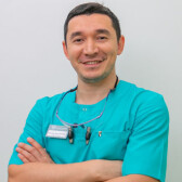 Кучкаров Шамшодбек Суратович, имплантолог