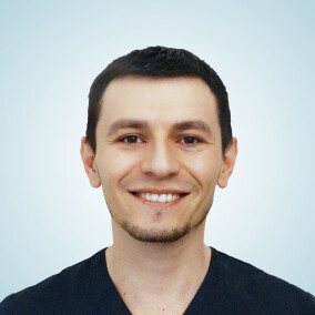 Бабаев Исамудин Раидинович, стоматолог-терапевт